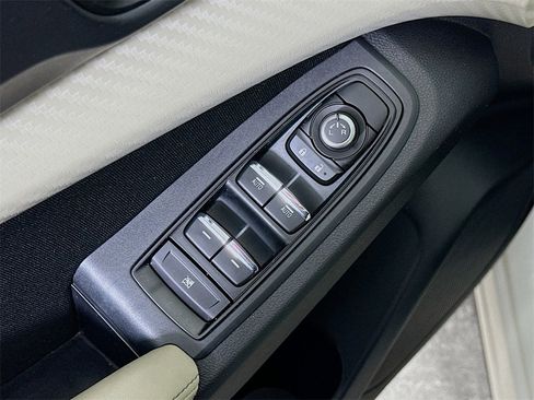 Used 2022 Subaru Ascent Premium w/ Convenience Package image 21