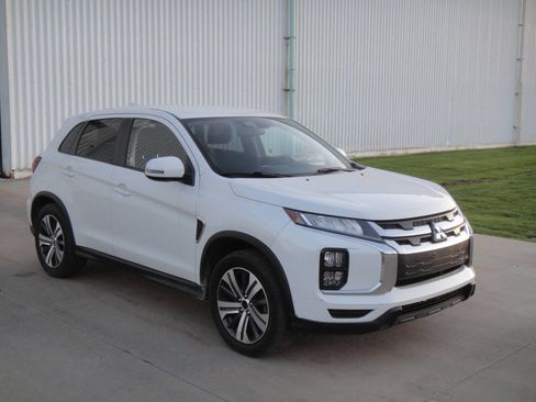 Used 2021 Mitsubishi Outlander Sport SE image 4