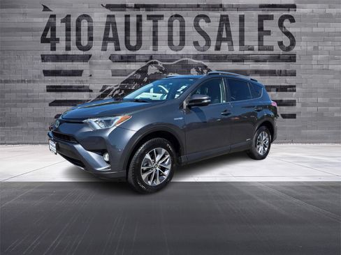 Used 2018 Toyota RAV4 XLE AWD/4WD image 6
