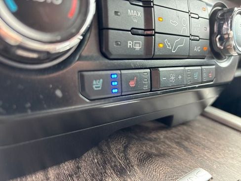 Used 2017 Ford F250 Lariat w/ Lariat Value Package AWD/4WD image 29