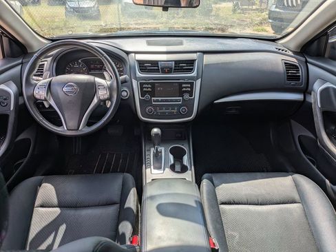 Used 2016 Nissan Altima 2.5 SR w/ LED Appearance Package image 26