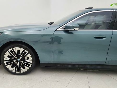 Used 2026 BMW 530i RWD image 10