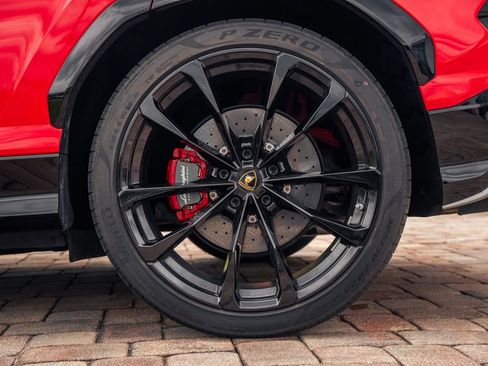 Used 2020 Lamborghini Urus AWD/4WD image 17