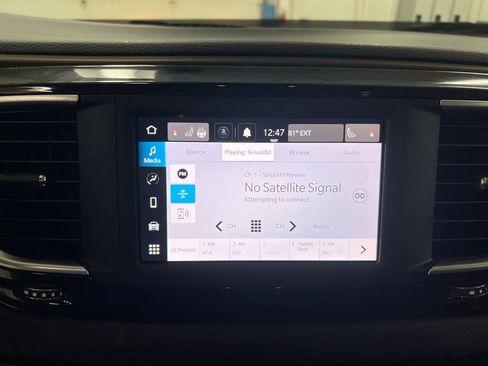 Used 2023 Chrysler Voyager LX FWD image 14