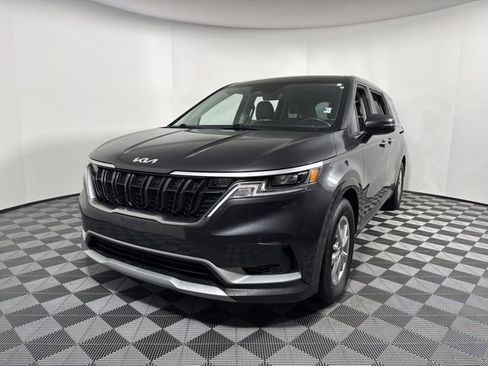 Used 2024 Kia Carnival LX image 1