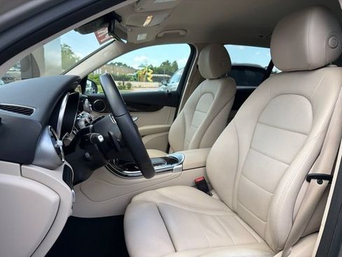 Used 2022 Mercedes-Benz GLC 300 4MATIC image 25