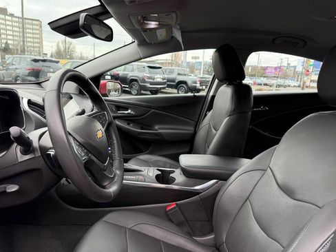 Used 2018 Chevrolet Volt Premier w/ Driver Confidence Package image 15