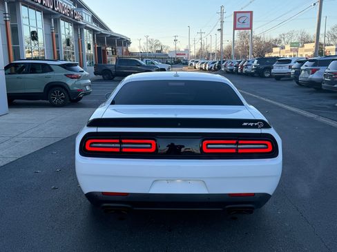 Used 2016 Dodge Challenger SRT Hellcat image 7