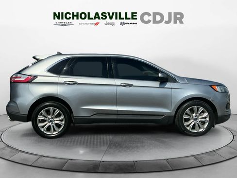 Used 2022 Ford Edge Titanium AWD/4WD image 6