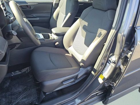 Used 2024 Toyota RAV4 LE AWD/4WD image 6