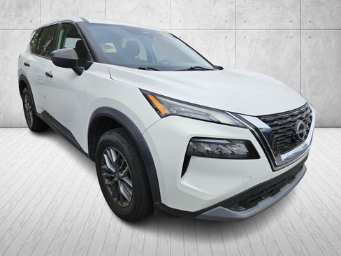 Used 2022 Nissan Rogue S FWD image 2