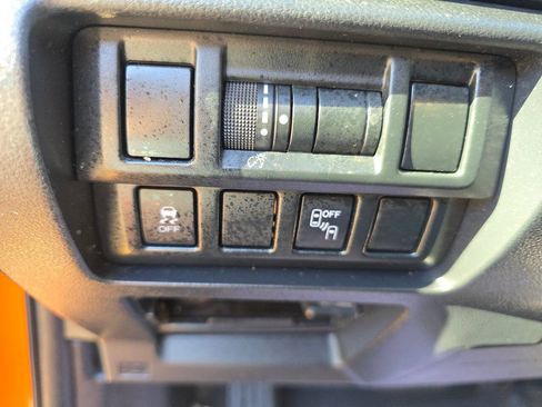 Used 2018 Subaru Crosstrek 2.0i Premium w/ Moonroof Package AWD/4WD image 33