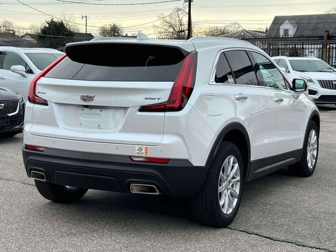 Used 2022 Cadillac XT4 Luxury w/ Cold Weather Package image 4