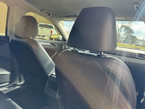 Used 2015 Volkswagen Passat 1.8T Limited Edition image 32