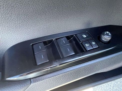 Used 2025 Toyota Camry SE image 16