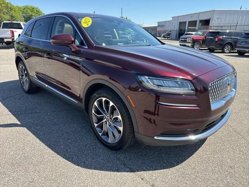 Used 2023 Lincoln Nautilus Reserve AWD/4WD image 11
