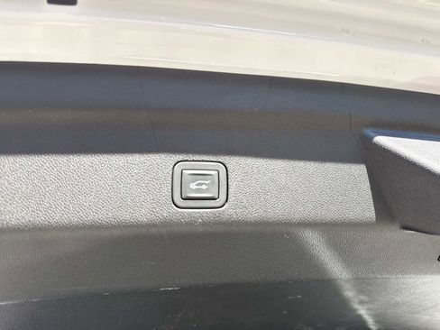 Used 2025 GMC Yukon Denali image 14