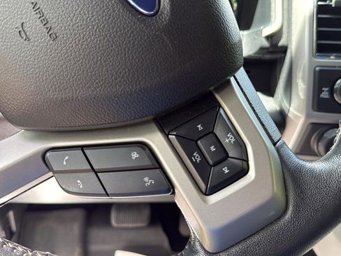 Used 2018 Ford F150 Lariat w/ Equipment Group 502A Luxury AWD/4WD image 20