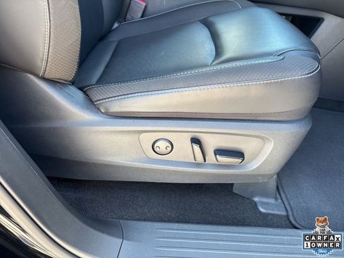 Used 2025 Nissan Pathfinder SL FWD image 55