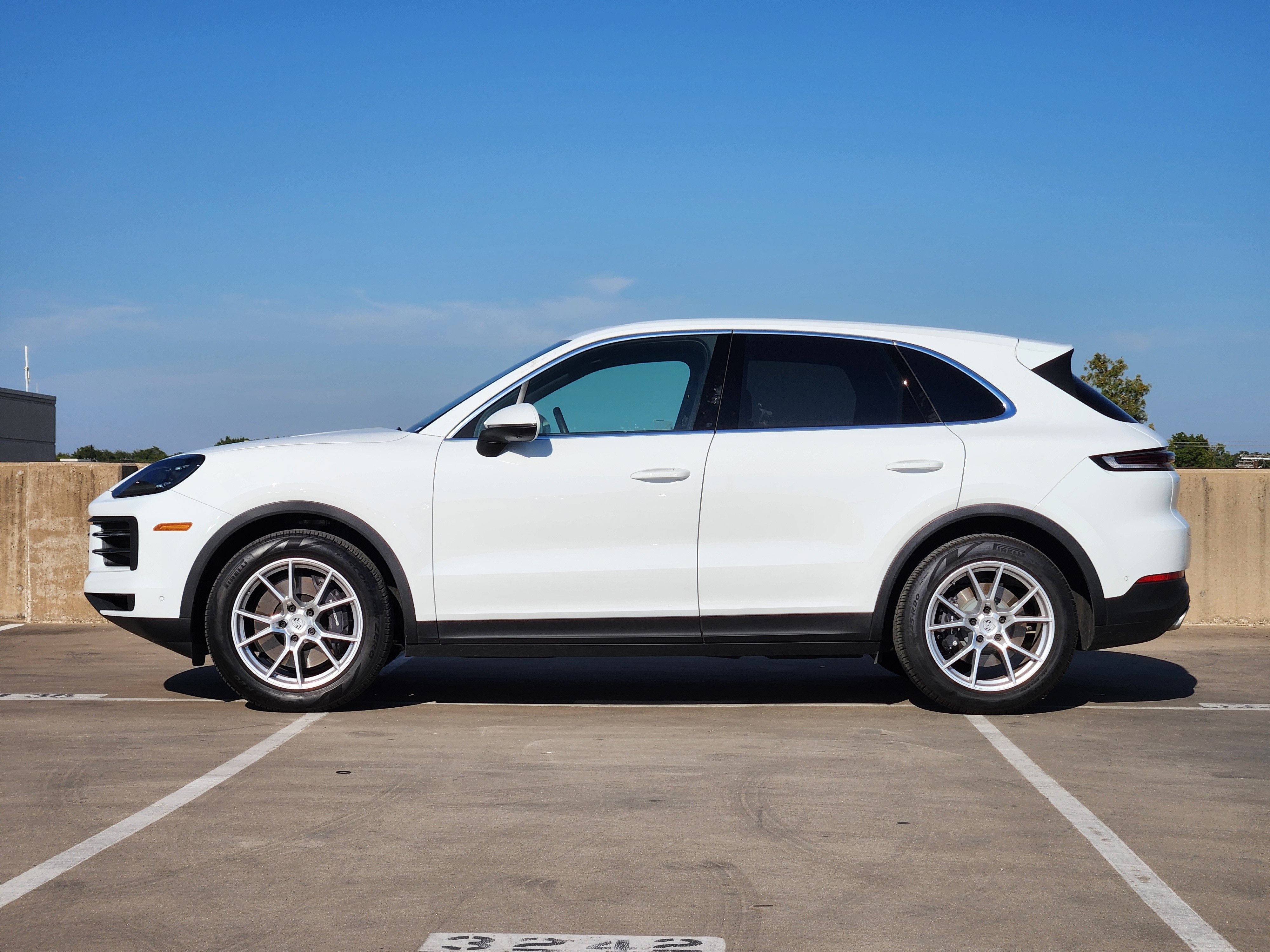 Certified 2026 Porsche Cayenne AWD/4WD image 2