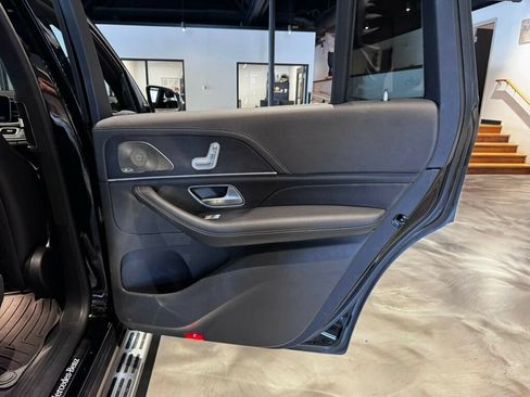 Used 2023 Mercedes-Benz GLS 450 4MATIC image 25