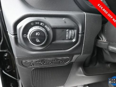 Used 2025 Jeep Gladiator Sport w/ Premium Package AWD/4WD image 18
