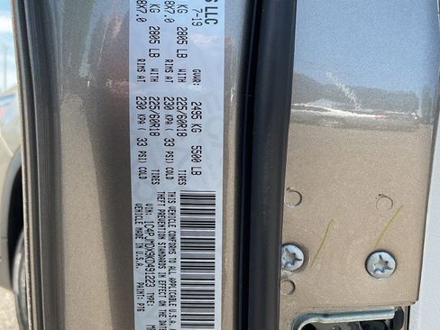 Used 2019 Jeep Cherokee Limited AWD/4WD image 34