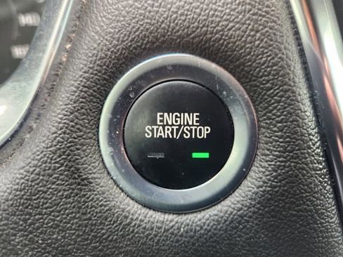 Used 2023 Chevrolet Traverse LT FWD image 19