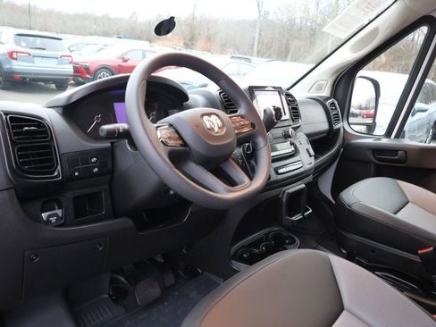 Used 2025 RAM ProMaster 2500 w/ Convenience Group image 11