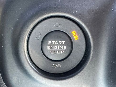 Used 2023 Jeep Wrangler Sport S image 26