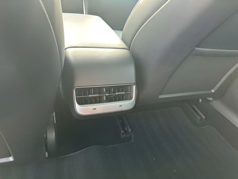 Used 2020 Tesla Model 3 Performance image 19