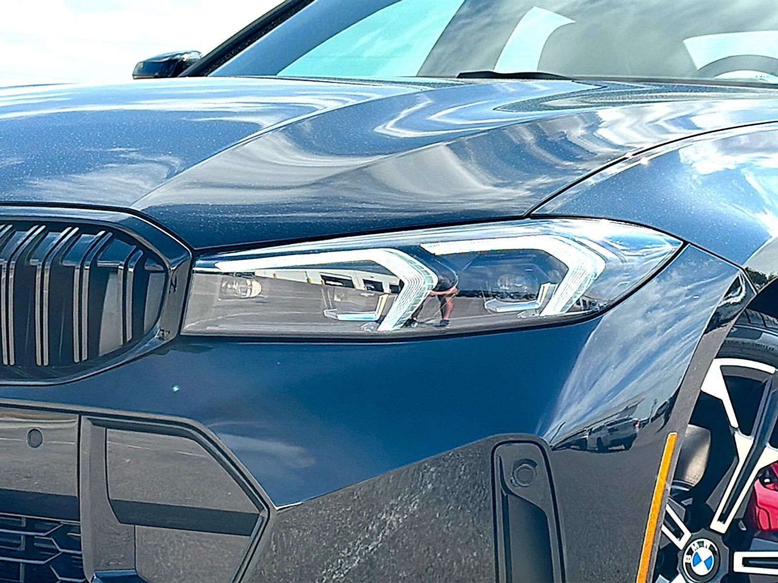 New 2026 BMW 330i Sedan w/ M Sport Package RWD image 4