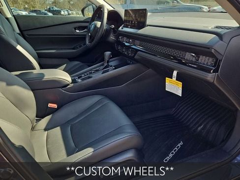 Used 2025 Honda Accord EX-L image 11