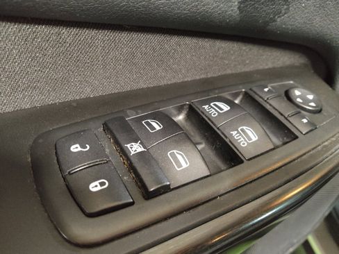 Used 2014 Jeep Cherokee Latitude FWD image 27