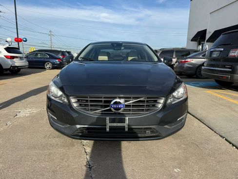 Used 2016 Volvo S60 T5 Premier image 2