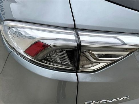 Used 2023 Buick Enclave Avenir w/ Avenir Technology Package AWD/4WD image 23
