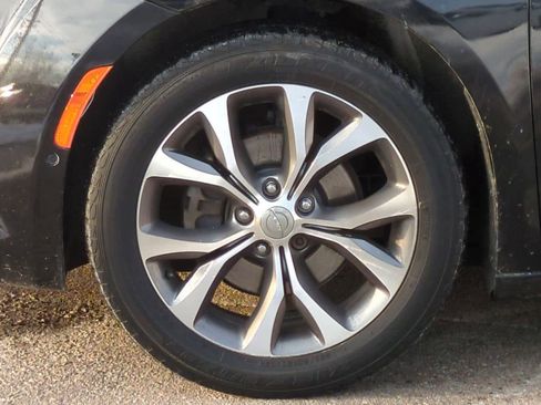 Used 2020 Chrysler Pacifica Limited w/ Tire & Wheel Group image 14