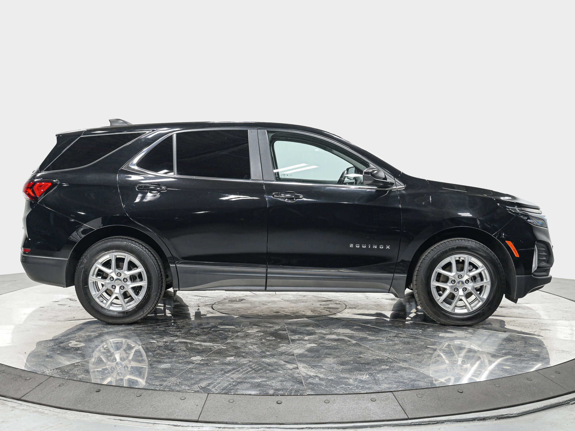 Used 2022 Chevrolet Equinox LT AWD/4WD image 10