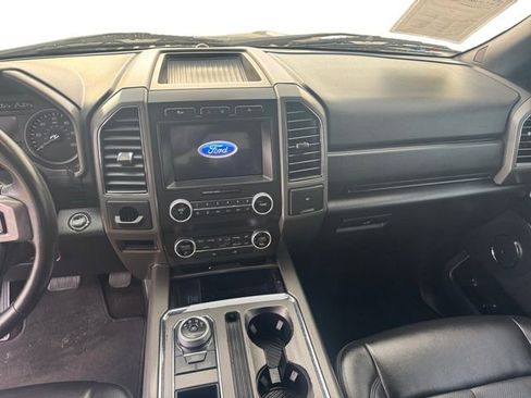 Used 2021 Ford Expedition XLT image 11