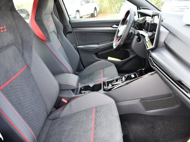 New 2026 Volkswagen GTI SE FWD image 30