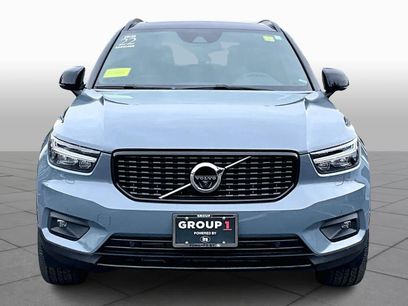 Certified 2022 Volvo XC40 T5 R-Design w/ Advanced Package