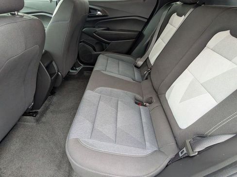 Used 2024 Chevrolet Trax LS w/ LS Convenience Package image 18