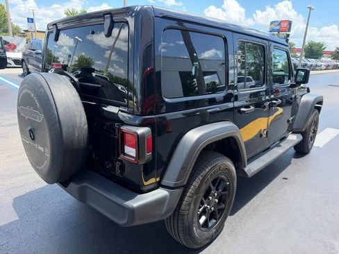 Used 2022 Jeep Wrangler Unlimited Sport w/ Sun And Sound Package AWD/4WD image 11