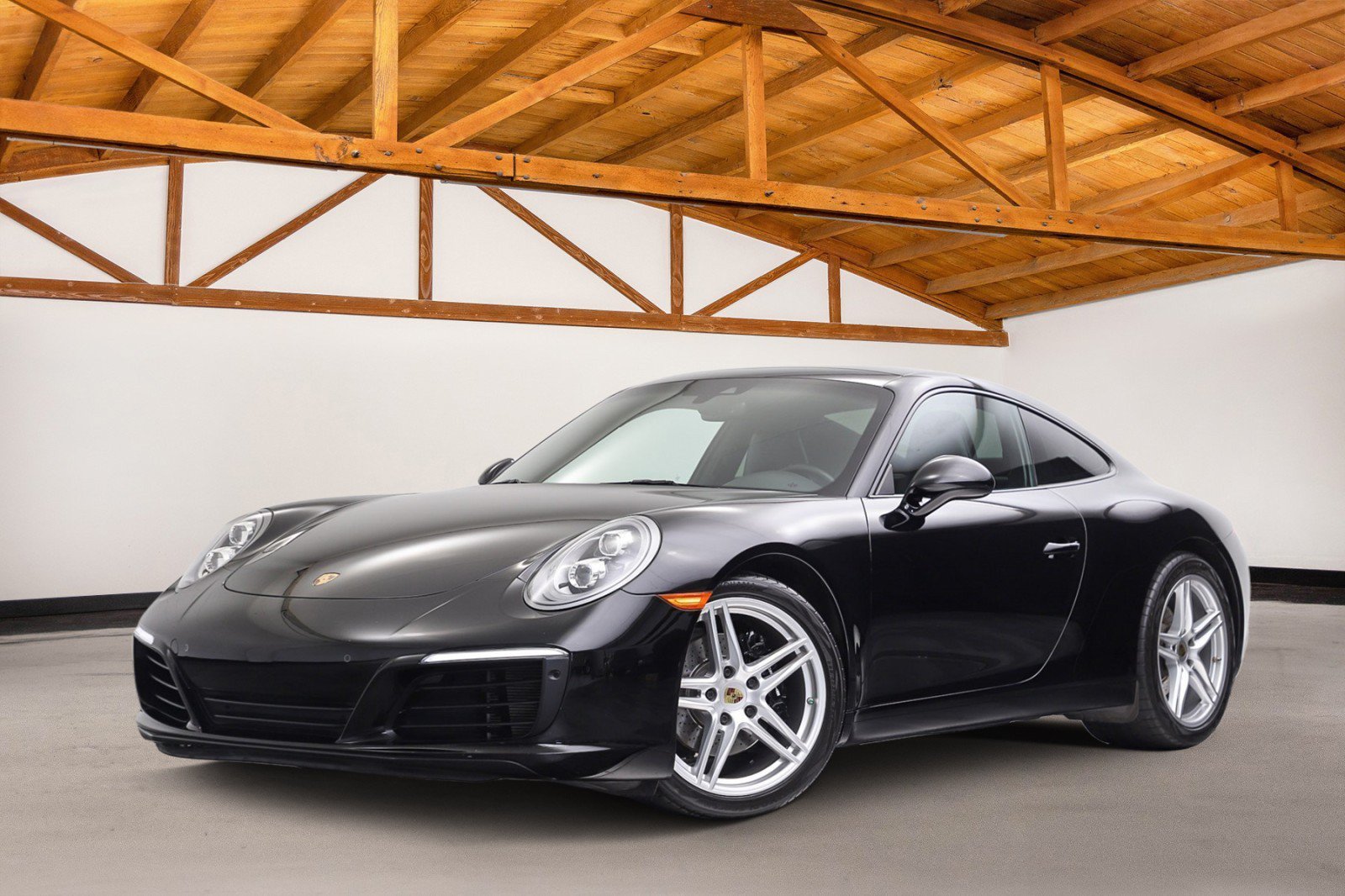 Used 2018 Porsche 911 Carrera RWD image 1