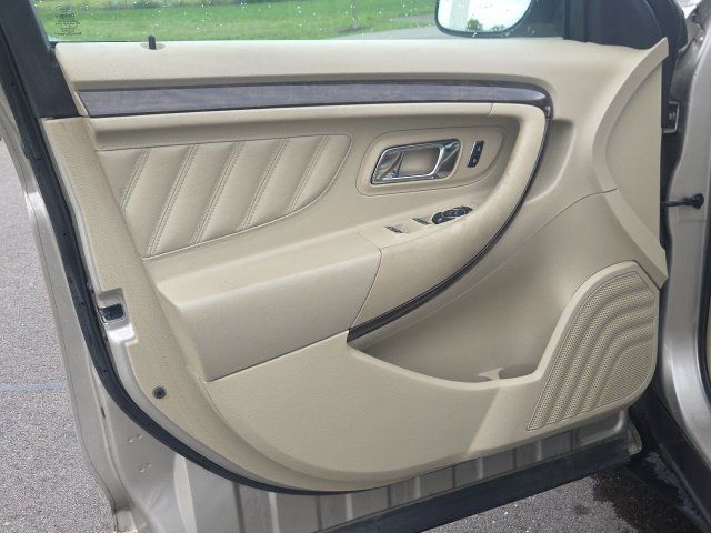 Used 2018 Ford Taurus Limited FWD image 20