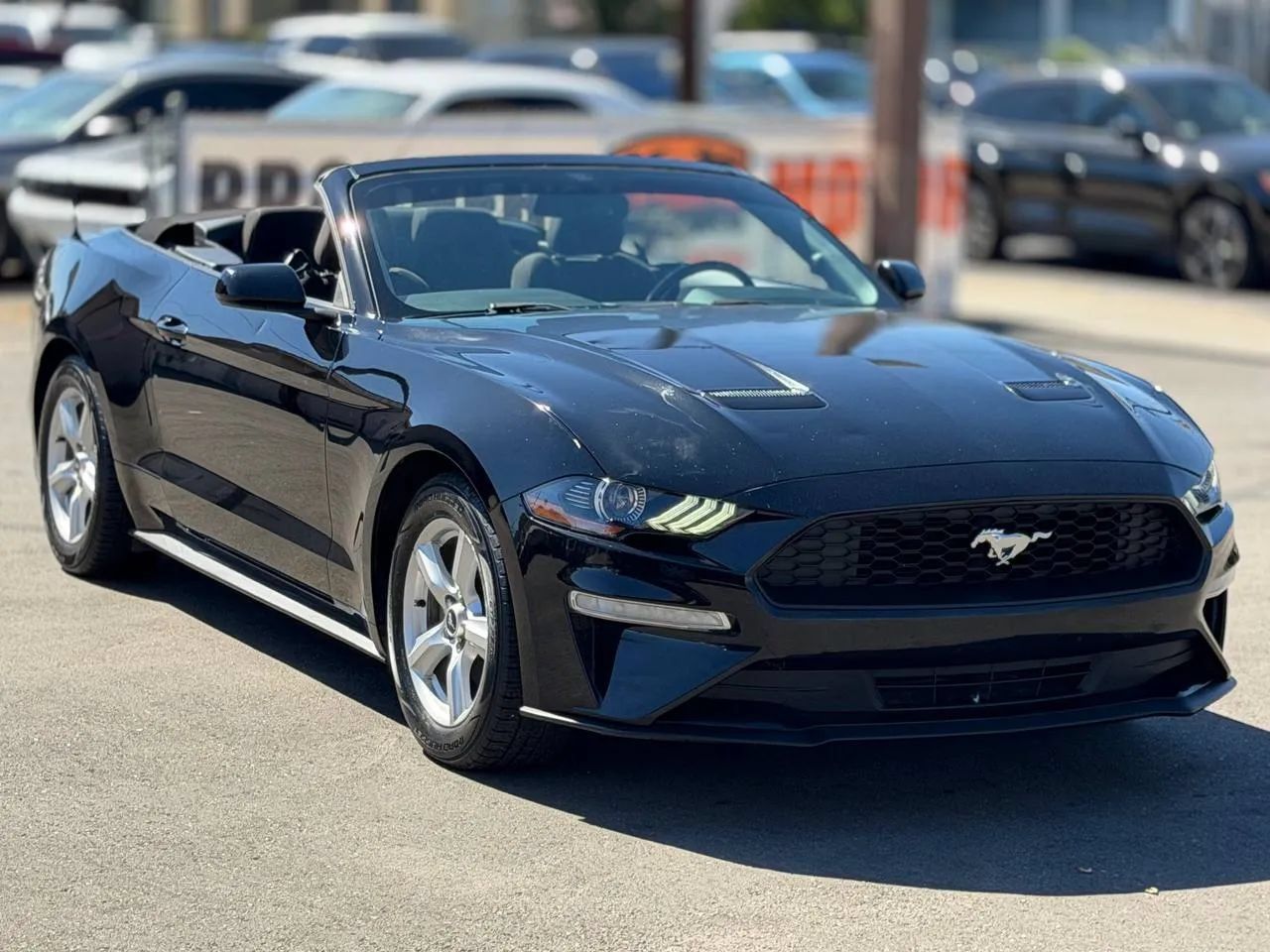Used 2018 Ford Mustang Convertible RWD image 20