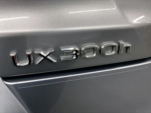 Used 2025 Lexus UX 300h FWD w/ Accessory Package (Z2) image 10