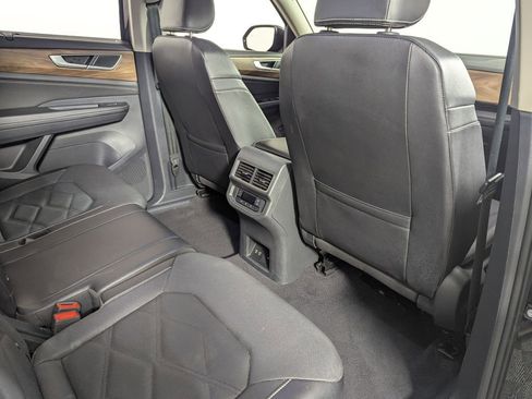 Used 2024 Volkswagen Atlas SE image 34