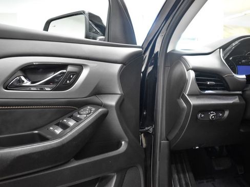 Used 2021 Chevrolet Traverse LT FWD image 16