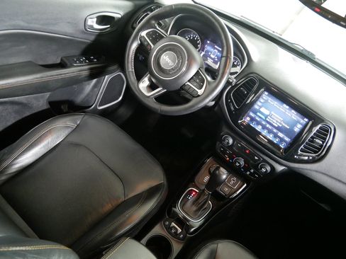 Used 2018 Jeep Compass Limited w/ Safe & Security Group AWD/4WD image 9
